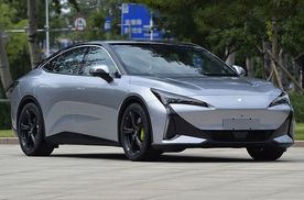极狐 阿尔法S5实测成绩揭晓！定位于中型车