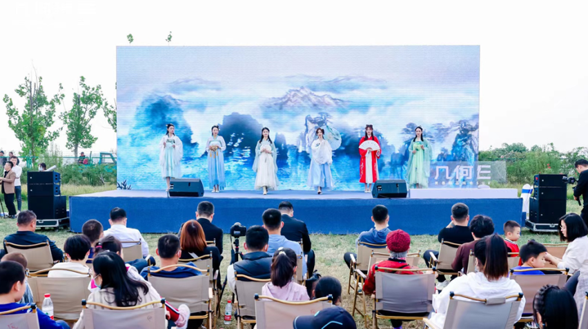 “千人E面  E起出彩”，几何E千人交车仪式在聊城成功落幕