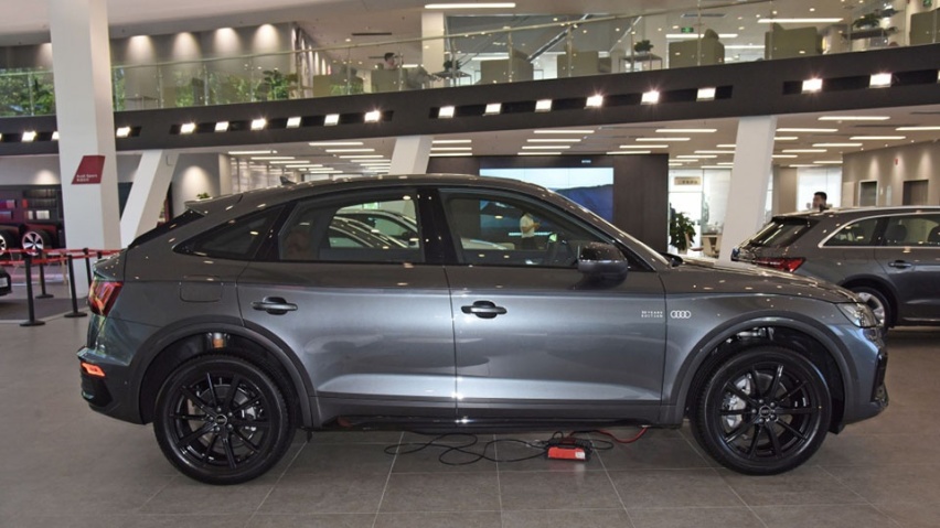 奥迪Q5L Sportback推特别版，比现款贵7千多了啥？