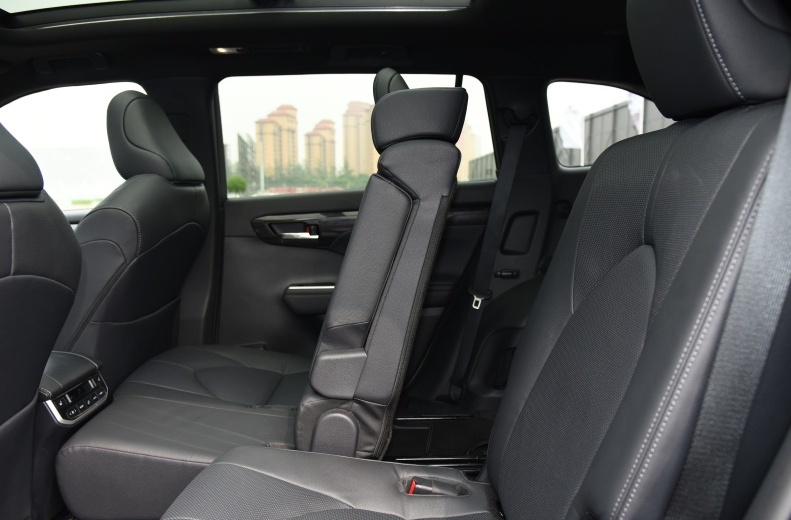 20-30万左右，陆放领衔，三款适合自驾SUV，可劲造、省油、功能多