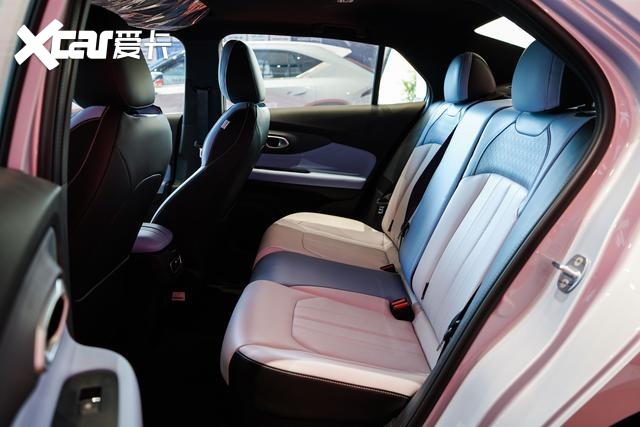 年轻人的第一台混动车 更快更省还便宜 实拍影豹混动版