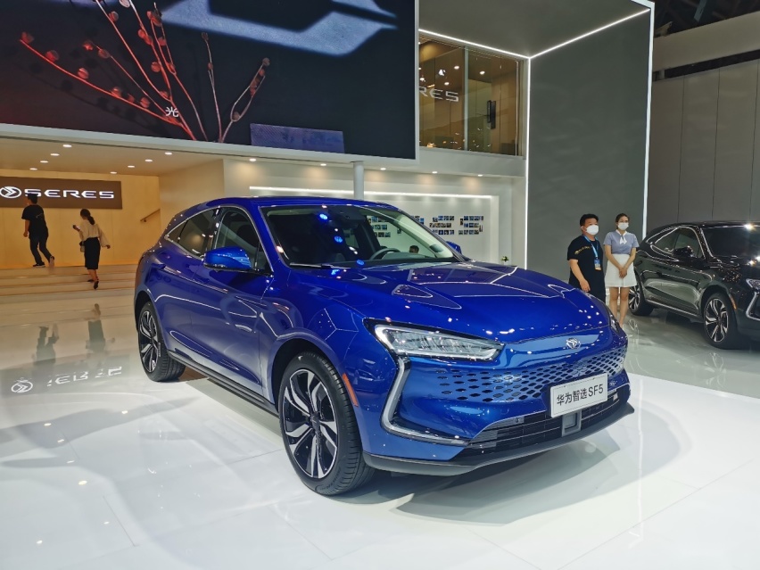 NEDC综合续航里程超1000km，赛力斯华为智选SF5持续火爆