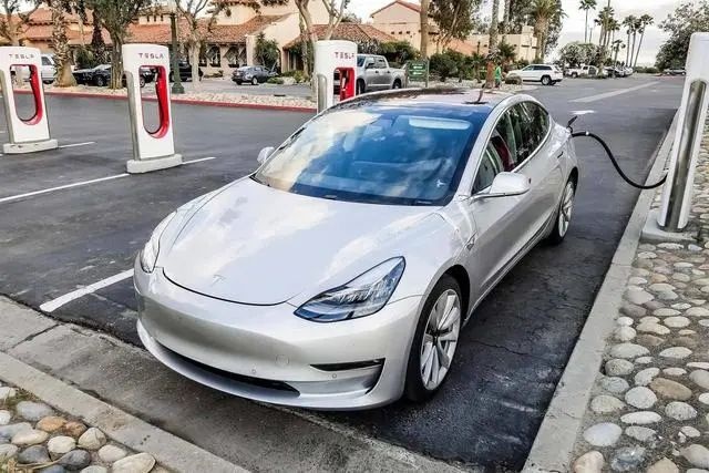 國產特斯拉model3,modely價格均上漲,漲價到底是不是為了降價