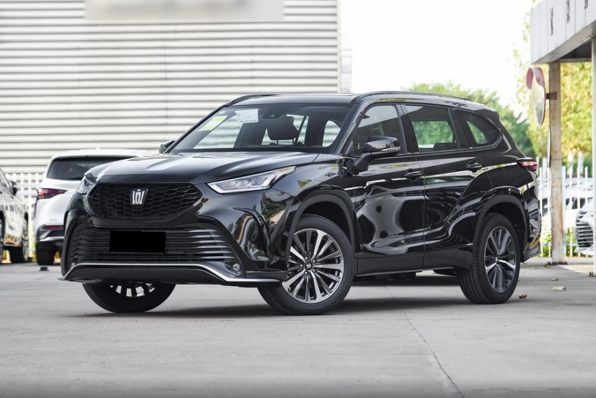 丰田7座SUV，裸车降到23.78万起，配8155芯片+L2级智驾