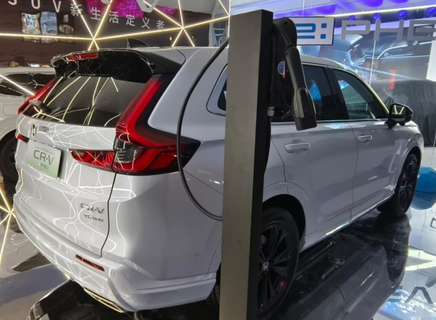 价格太离谱了，全新本田CR-V 插电混动版上市，优惠6万可以考虑