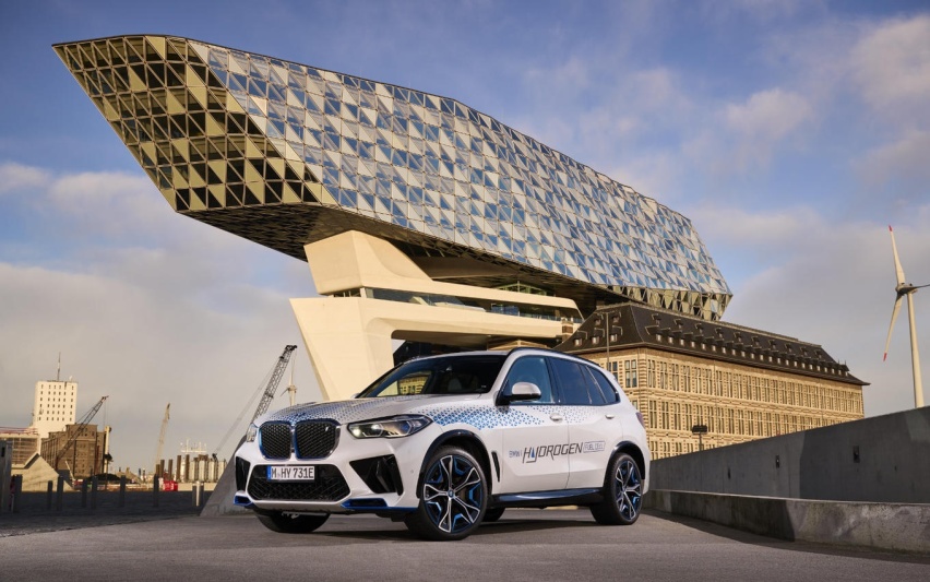 氢动力未来可期？BMW iX5 Hydrogen氢燃料电池车蓄势待发