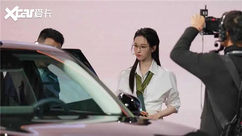 一路都灵的“伴侣车” 6.58万元起零跑A10全球上市