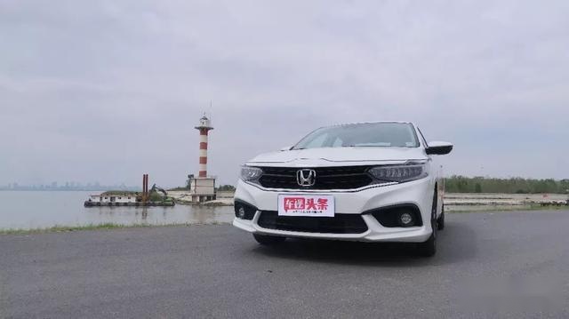 「车视试驾」凹出独一无二的车内空间，享域不止又大又舒适