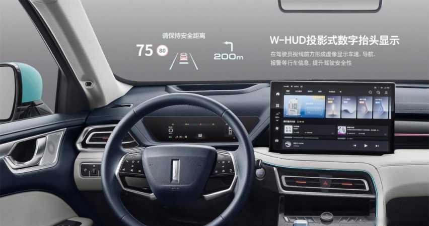 百公里油耗仅4.7升、一箱油可以跑1100km，WEY玛奇朵了解下！