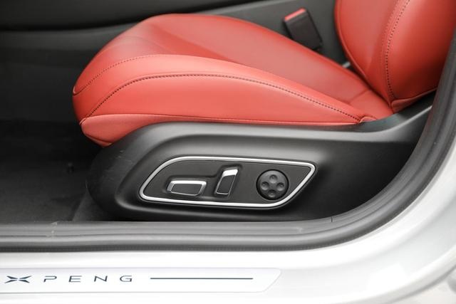 试驾｜4.3秒破百，智能轿跑小鹏P7单挑特斯拉Model S
