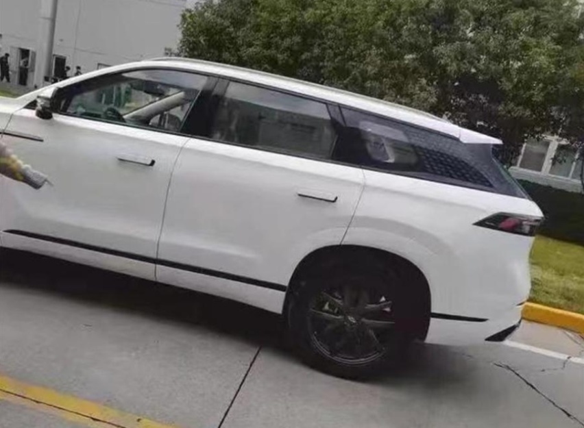 奇瑞全新旗舰SUV实车曝光，或命名为瑞虎9，搭载2.0T动力系统