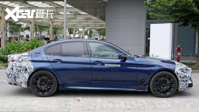 中期改款 5系实车曝光 双肾格栅加大内饰升级 2021年上市