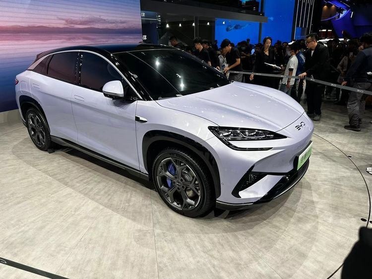 矛头直指特斯拉Model Y！18.98万元起，比亚迪海狮07 EV正