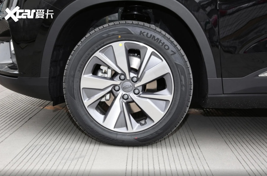仅10万！豪华中型SUV：1.8T引擎，空间奢华，细节很细腻