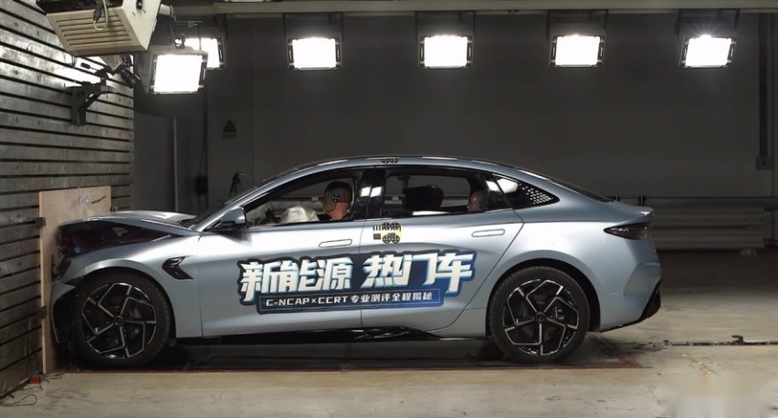 比亚迪海豹荣膺C-NCAP五星安全评价，e平台3.0集大成之作实力背书