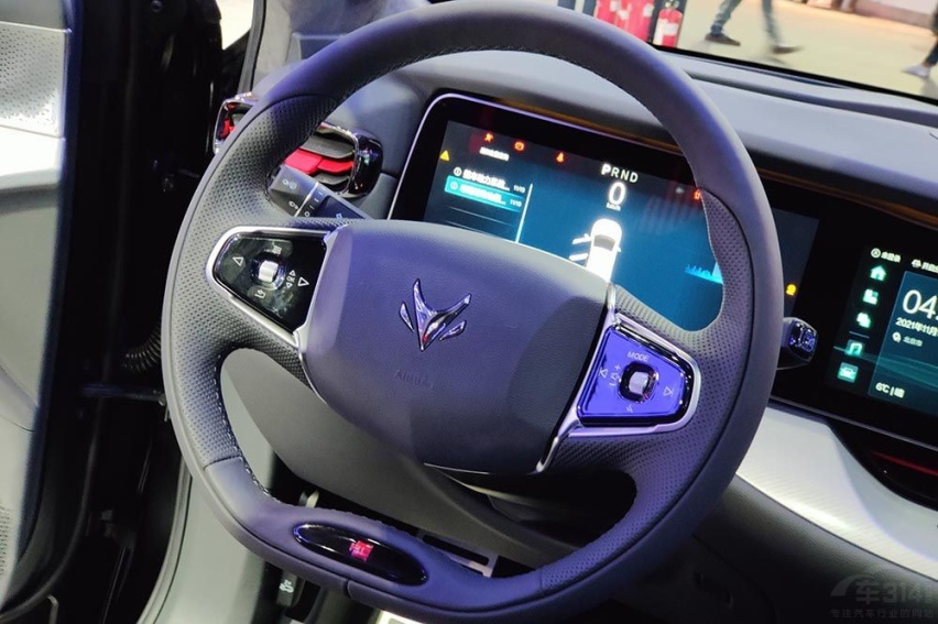 极狐阿尔法S HI版对比Model 3高性能版有多少看头？