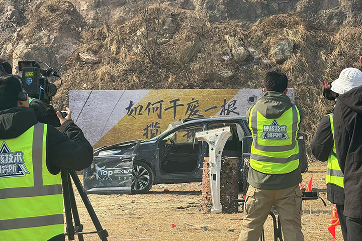 无惧实弹射击！星途揽月成20万SUV安全首选