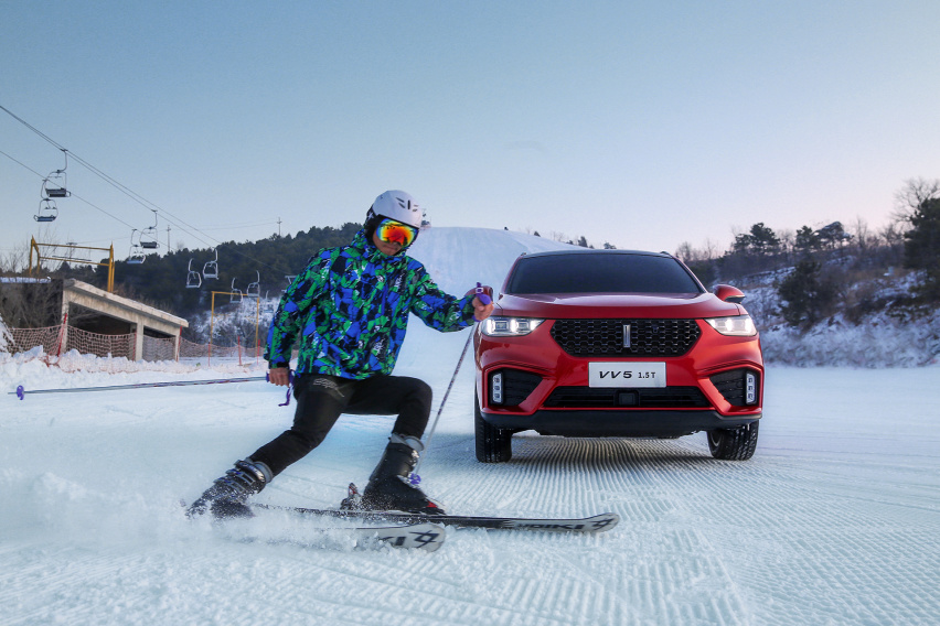 两驱车玩冰雪？让WEY VV5告诉你怎么做吧