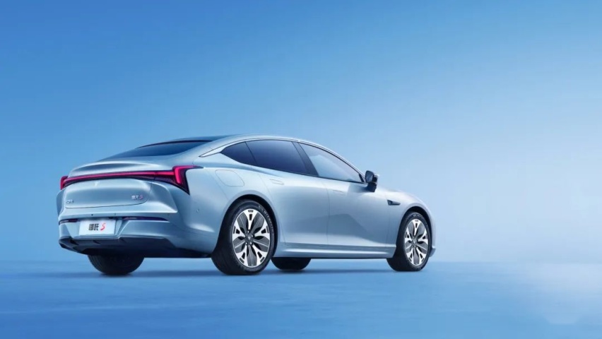 手握20-30万想买纯电轿跑，除了model 3和小鹏P7，可以看看哪
