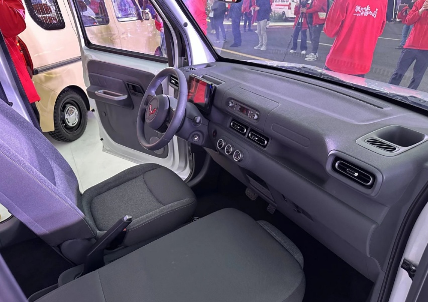 中国版“K-Car”！五菱之光EV实车现身，长超3米6+侧滑门