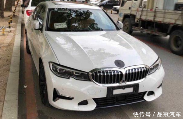 2019款华晨宝马3系实车现身！比奔驰C级大气 选装全景天窗