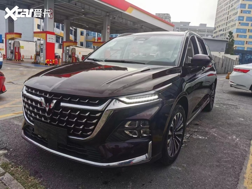 五菱又造人民需要！混动MPV到店，大过奥德赛，百公里不到5L油