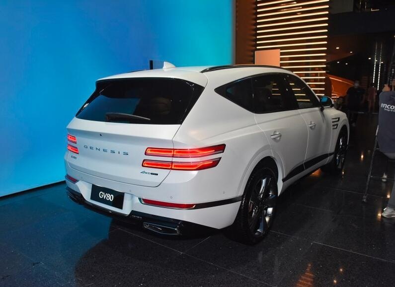 2022成都车展 捷尼赛思GV80四座版实拍解读 搭载2.5T+8AT