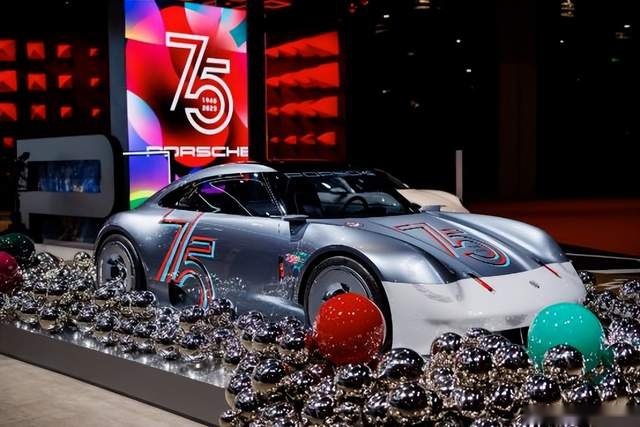 上海车展|全球首发！保时捷新款Cayenne：94.8万元起开启预售