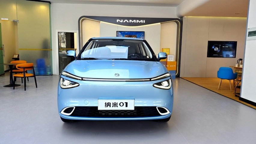精致的纯电小车 探店体验东风纳米01 售价7.48万元起