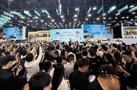 邓超亮相引爆成都车展，岚图汽车展台成流量中心