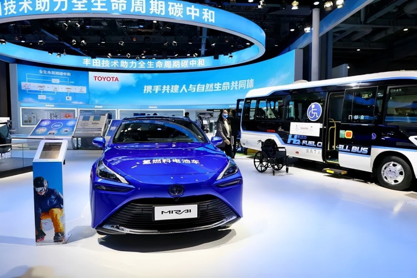 跨国车企集体走秀进博会，他们共同描绘了怎样的未来出行？