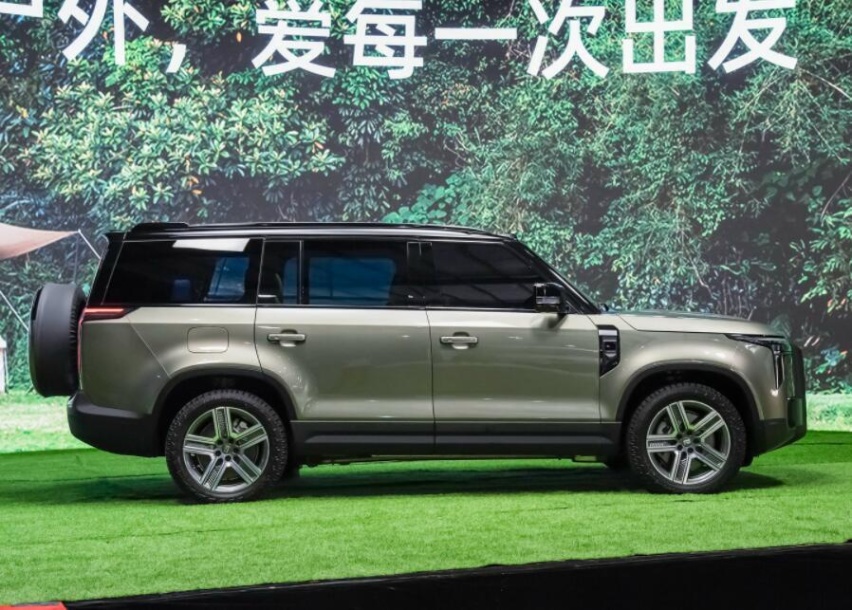 懂露营的中大型SUV！搭载增程系统，极石01售34.99万起