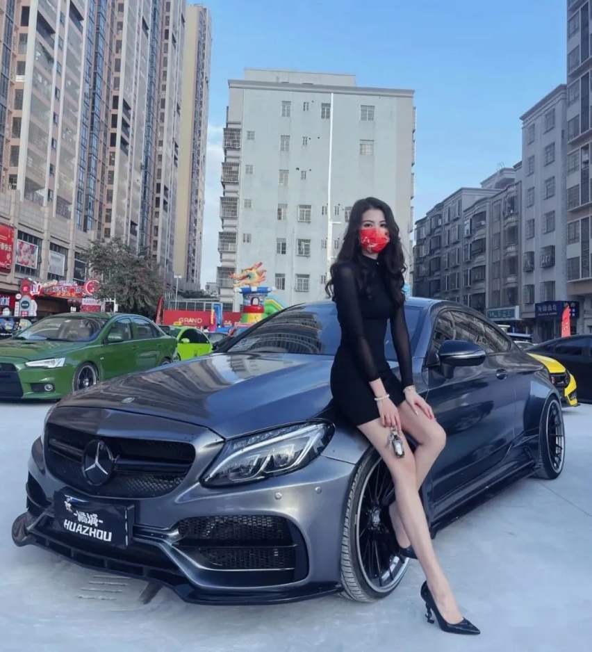 赶在过年前换奔驰C Coupe，加班加点割完宽体快乐过新年