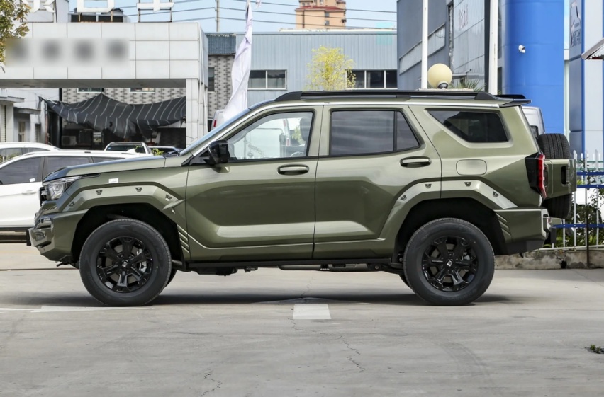 30万想买越野SUV，就看这一款，7秒内破百+非承载式车身，真香