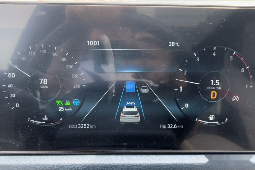 实测油耗4.3L/100km堪比混动车 江铃福特领睿最卷合资中型SUV