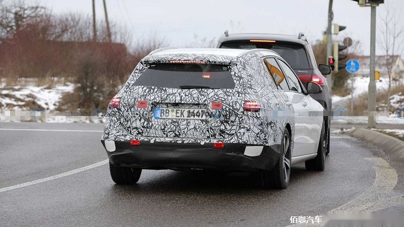 2022-mercedes-benz-c-class-wagon-road-spy-shots.jpg