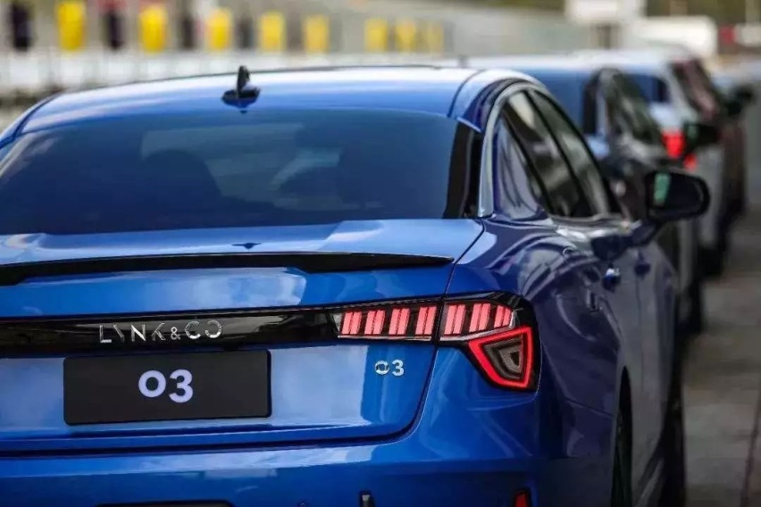这绝对是20万内，年轻人能买到最好的性能车！