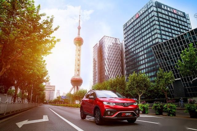 6.99万起/比宝骏510还大，东南DX5是一款更适合年轻人的SUV