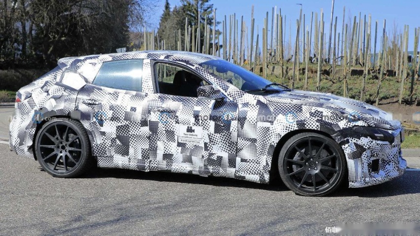 ferrari-purosangue-spy-photos-side-front.jpg