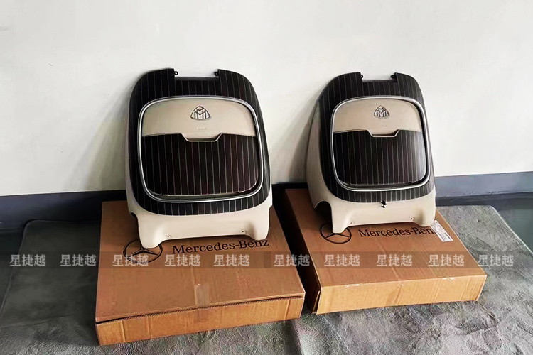 带你欣赏广州迈巴赫S480升级迈巴赫S680竖纹核桃木内饰板安装效果