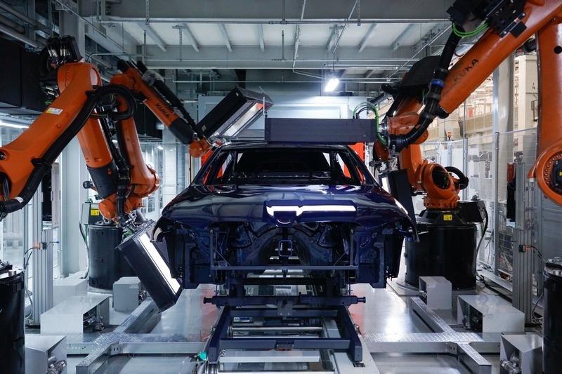 严苛造车标准+AI加持，造就全新BMW 5系长轴距版卓越豪华品质