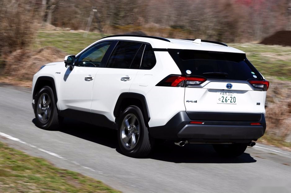 外媒评价说买到就赚到 丰田新一代RAV4全方位试驾体验