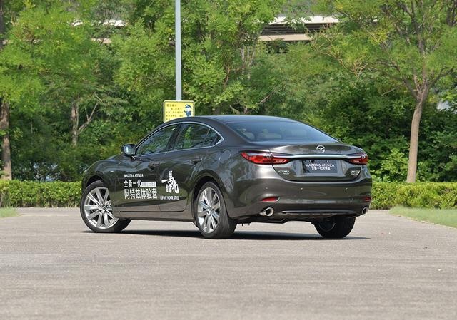 购车预算25万，年轻人买轿车首选这3款，颜值高、可豪华可运动