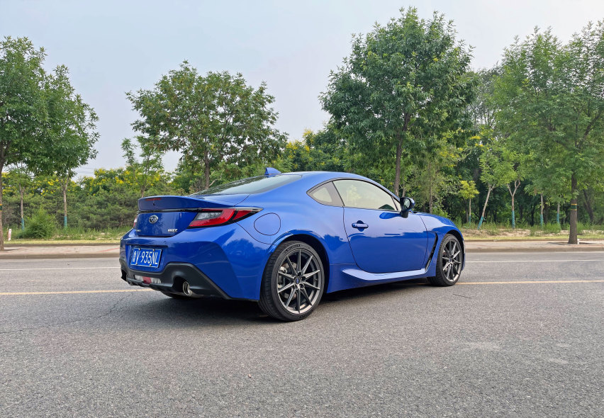 30万的手动挡“杂牌车” 试驾全新一代斯巴鲁BRZ