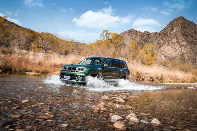 BJ60导购，比坦克500便宜10万的越野SUV，怎么买更值？