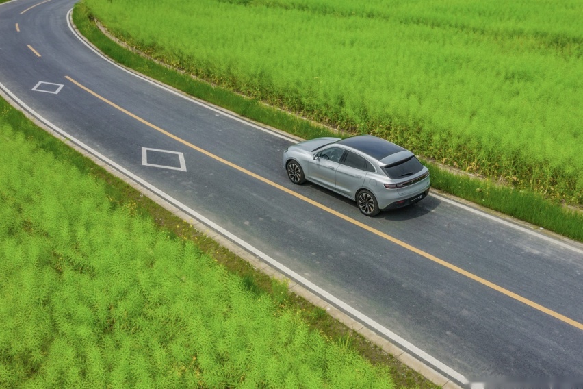 价格更便宜，AITO问界M5能不能跟宝马X3“硬碰硬”？