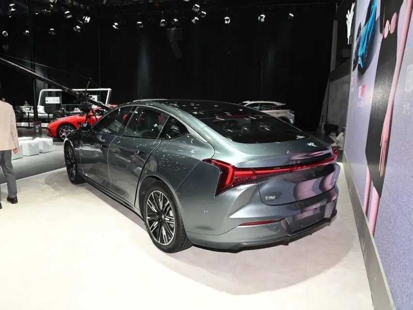 【E汽车】哪吒S新享版正式上市