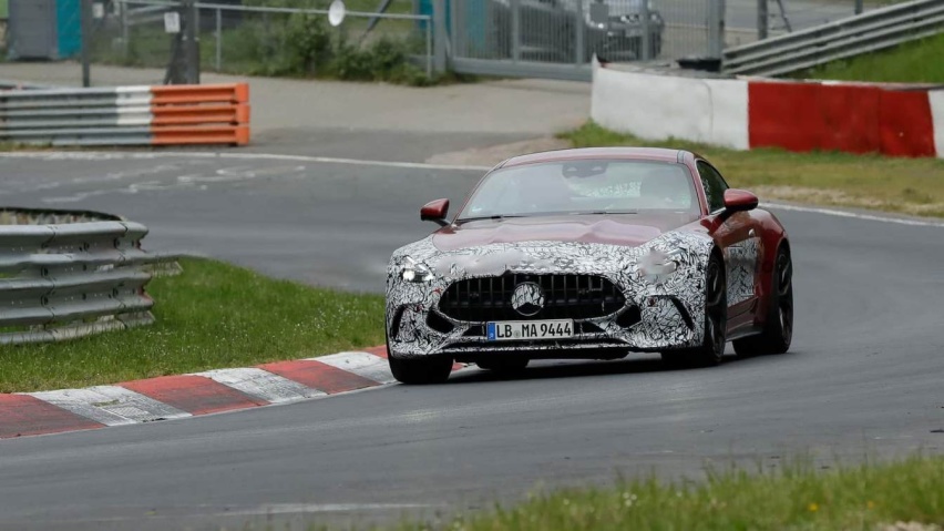 【驾春秋】2024款奔驰AMG-GT Coupe曝光：尺寸更大 2+2