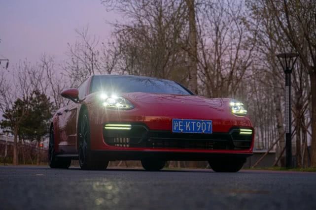 试驾保时捷Panamera GTS，那快0.1秒的信仰
