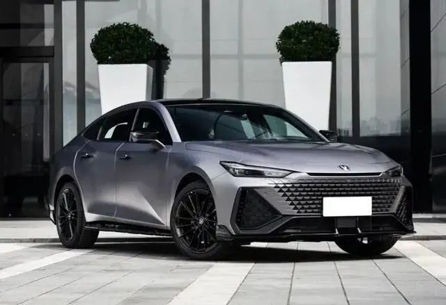 【e汽车】长安UNI-V 2.0T车型发布